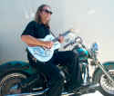 rick w dobro harley 2.jpg (135575 bytes)